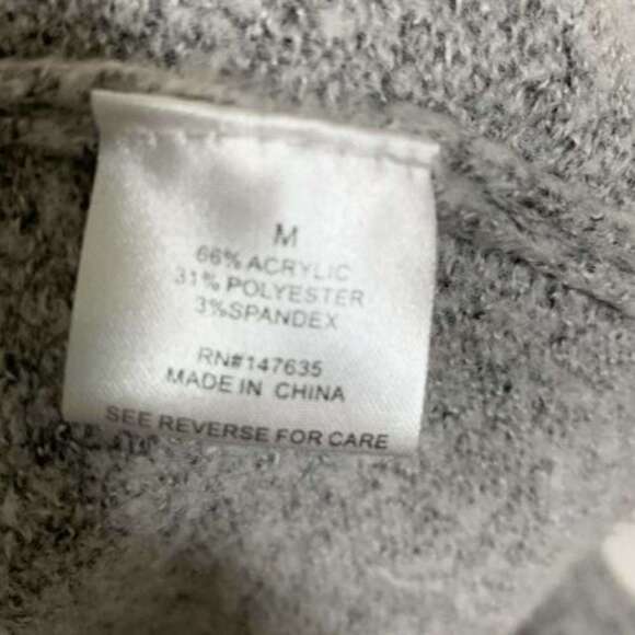 Romeo & Juliet Womens Gray sweater Medium - Picture 3 of 6